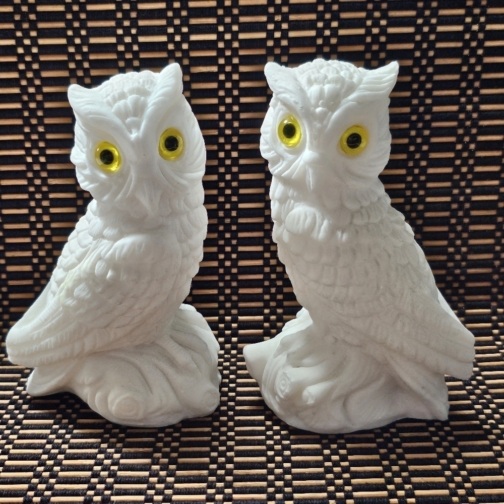 2 ALABASTER WHITE OWL SCULPTUREs With YELLOW EYES, Made In ITALY